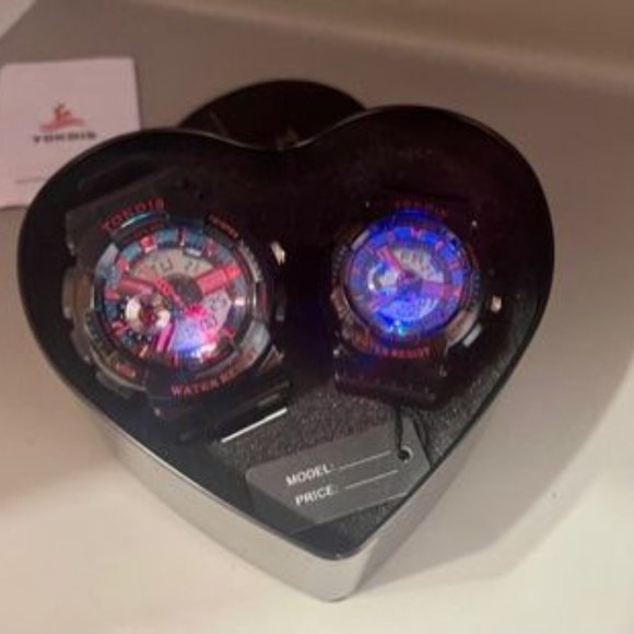 TWO New Watches  FREE Heart Shape DISPLAY CASE - Picture 9 of 16